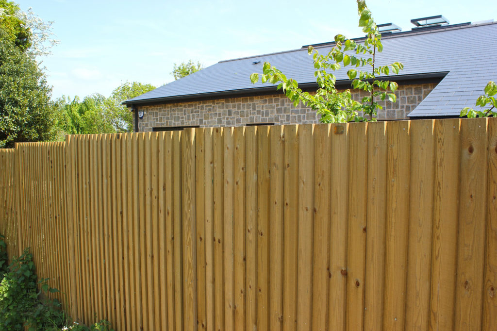 Jacksons Flat Top Featherboard Fence Panels – George-Stone Gardens